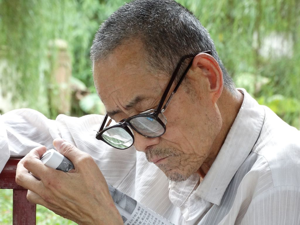 淘汰老花鏡，換戴多焦鏡，近視老花只需一副