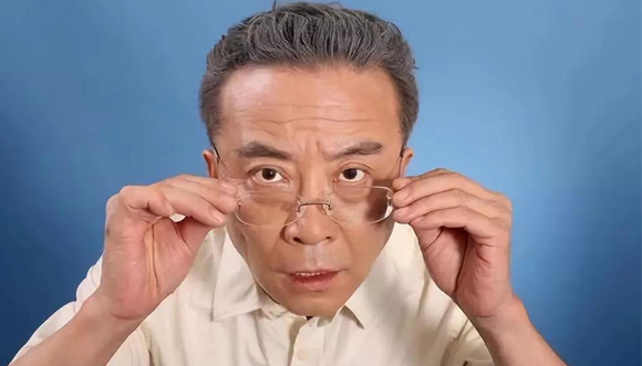 美麗島多焦鏡：傳統(tǒng)老花鏡的弊端，多焦鏡一副就解決了財(cái)務(wù)工作者的用眼煩惱