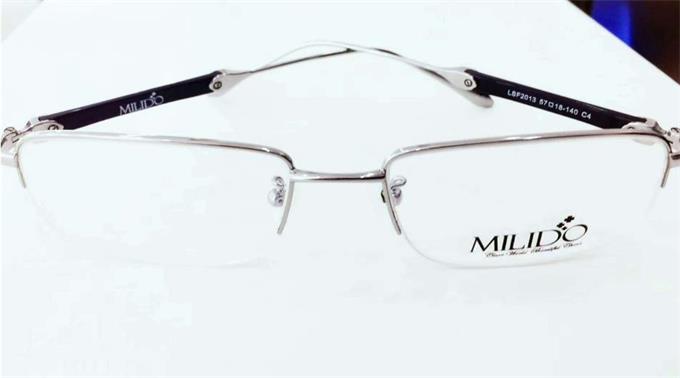 老花鏡怎么配，參照老花鏡度數對照表靠譜嗎?